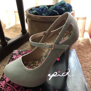 Light blue denim heels